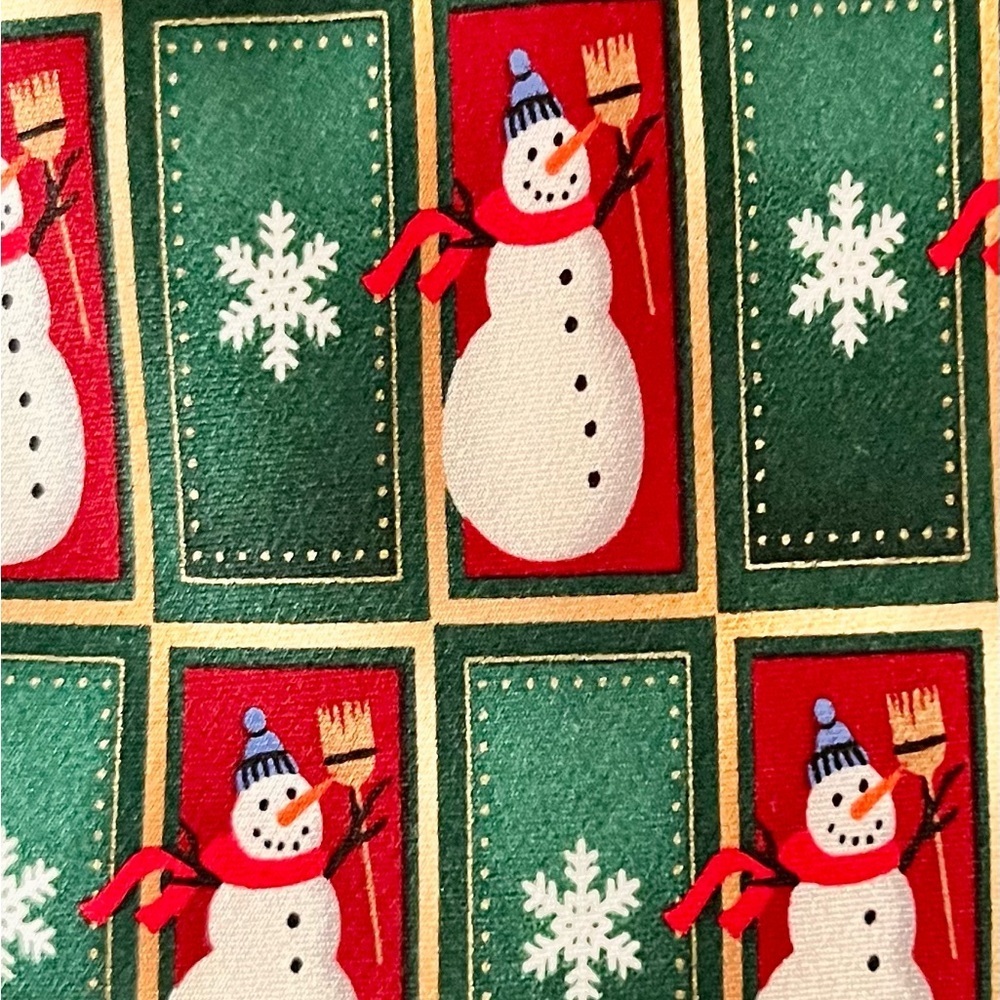 Hallmark Holiday Traditions by MMG Men's Silk Christmas Tie Snow Novelty Necktie